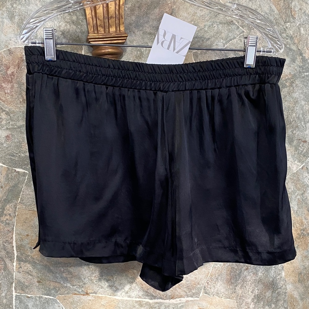 Zara black shorts pockets, side, slit elastic waist
